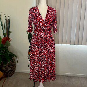 Vince Camuto V-neck dress in size 6. Super soft and wrinkle-free. Pockets!